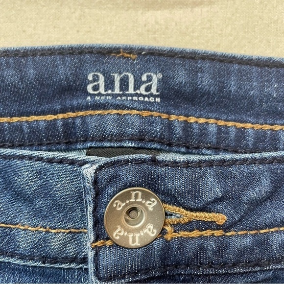 a.n.a. A New Approach Cropped Denim‎ Blue Jeans Size 28/6 Mid Rise Stretch EUC! - Picture 5 of 15
